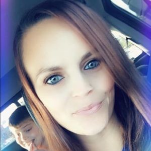 Meet your Posher, Larisa